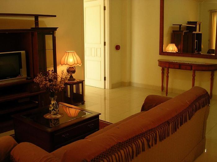 Margot Apartment Pondok Indah Jacarta Exterior foto